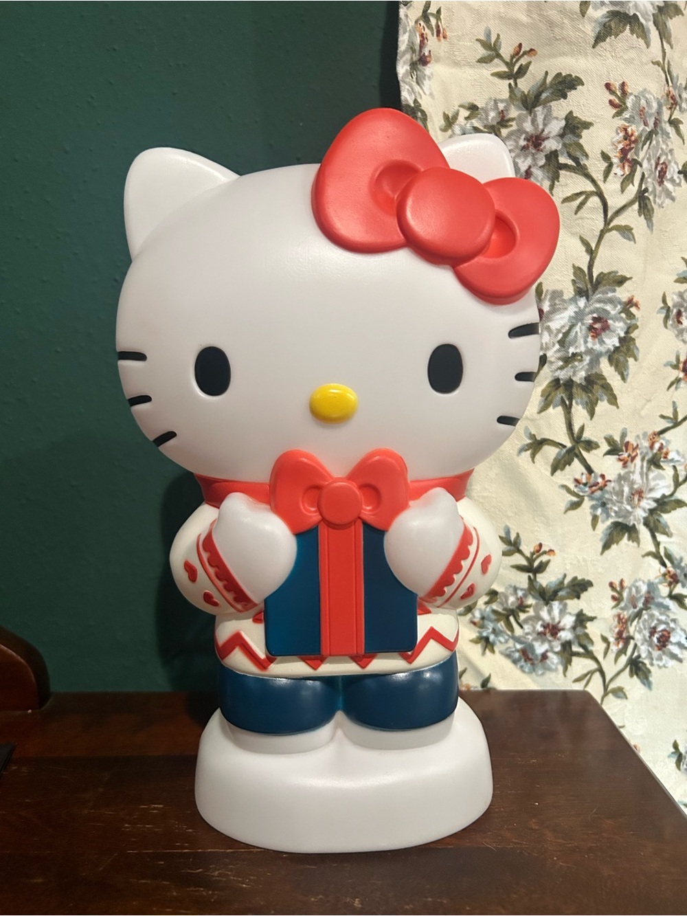 Sanrio Hello Kitty Figure in White, Red & Navy